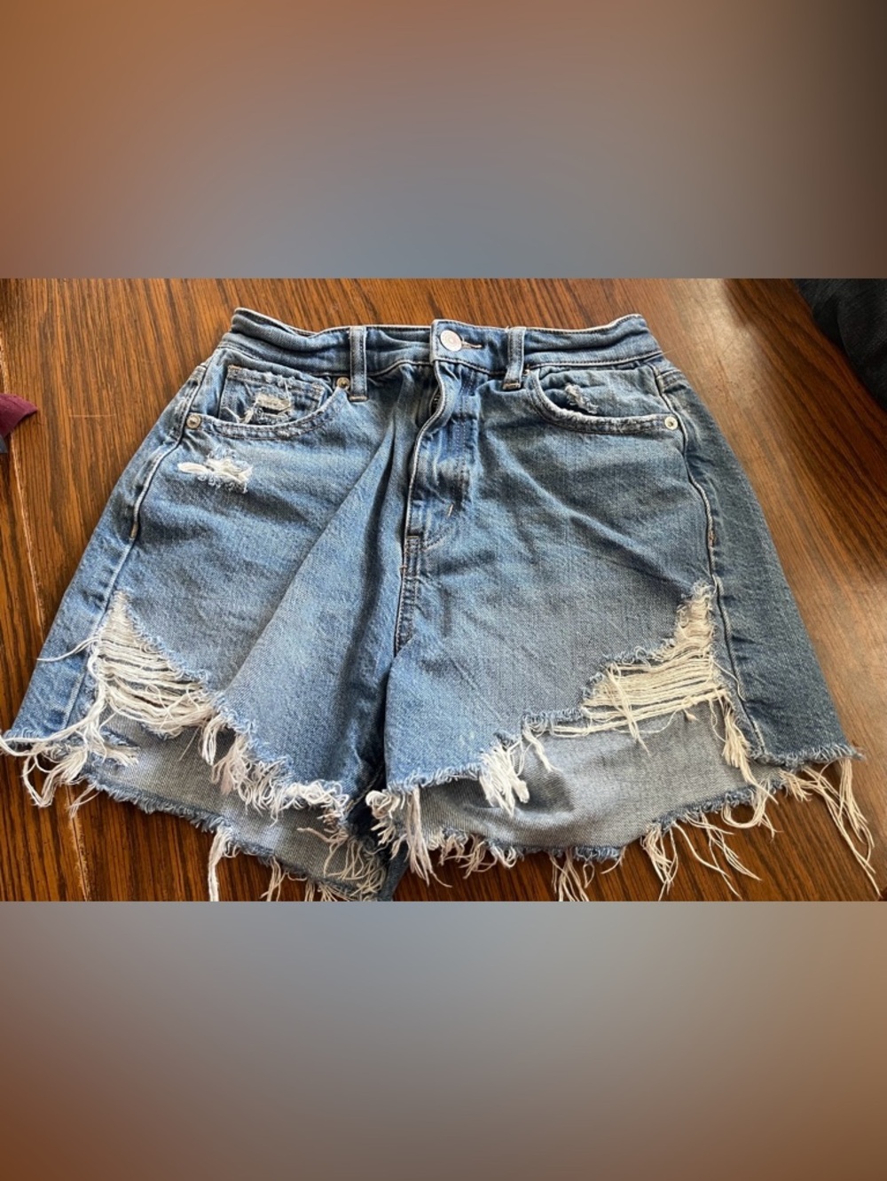 Women’s American Eagle Distressed Shorts 0